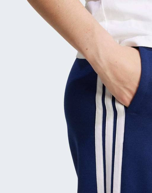adidas Performance – Weite Fleece-Hose in Dunkelblau mit den 3 Streifen, 3 von 4