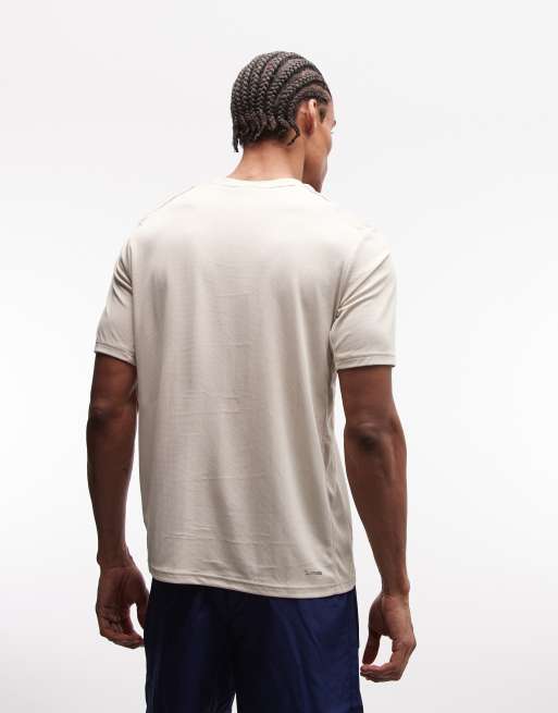 adidas Performance – Workout Essentials – Basic-T-Shirt in Creme, 4 von 5