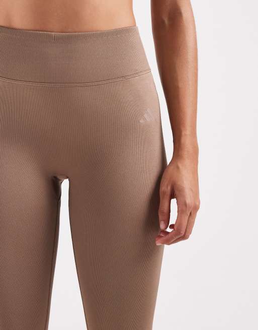 adidas performance - Workout Essentials - Gebreide 7/8 legging van kreukelstof in krijtbruin, 5 van 5
