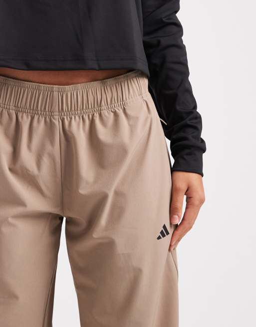 adidas performance - Workout essentials - Kridtbrune vævede træningsbukser, 4 af 5