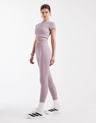 adidas Performance - Workout Essentials - Lang geschnittene, gestrickte Leggings in Preloved Fig-Lila