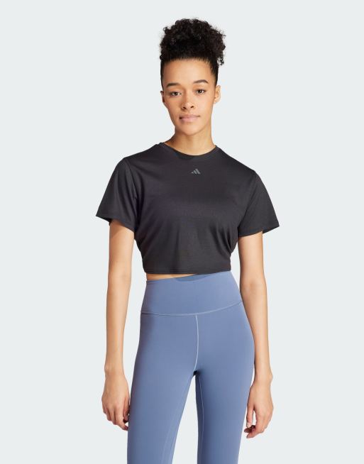 adidas Performance – Yoga Studio – T-Shirt in Schwarz mit Wickeldesign