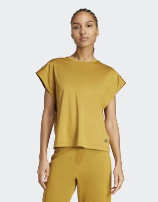 adidas Performance - Yoga-T-Shirt in Preloved Bronze-Braun