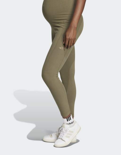 adidas performance - Zwangerschapskleding - Geribbelde legging met hoge taille en 7/8 pijpen in olijfgroen