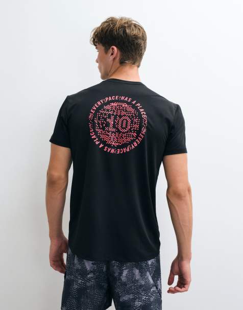 adidas Running adi365 AR t-shirt avec imprimé au dos en noir et rose - view 1