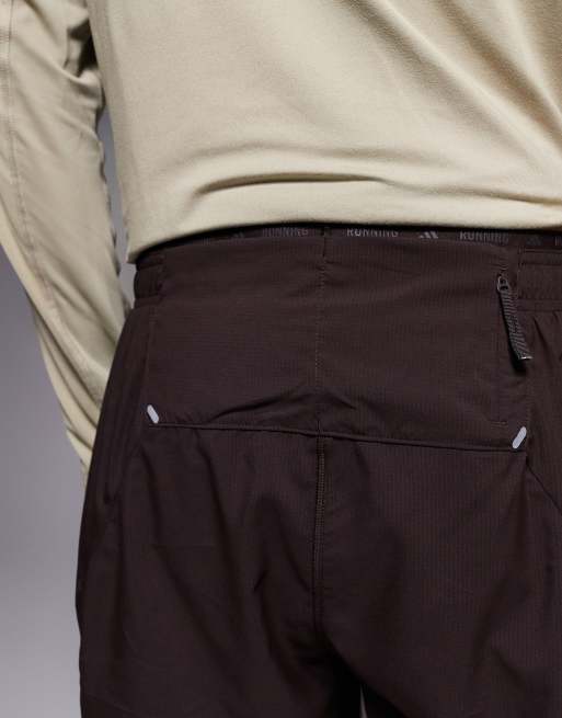 adidas Running – adi365 – Bruna shorts med 3 reflexränder, 4 av 5