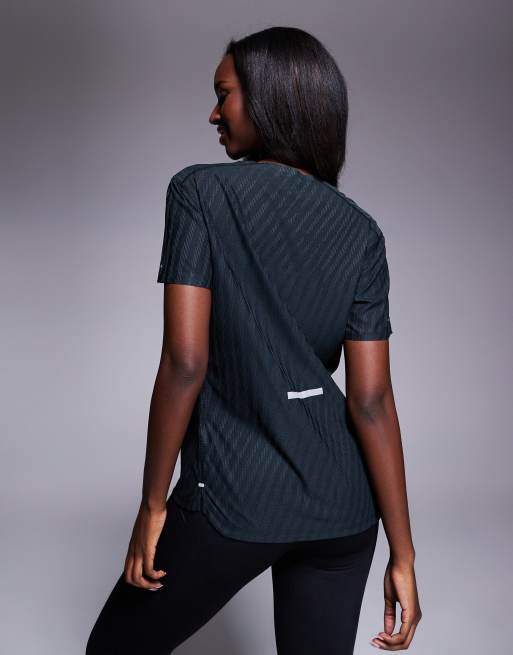 adidas Running adi365 t-shirt in black print, 4 of 4
