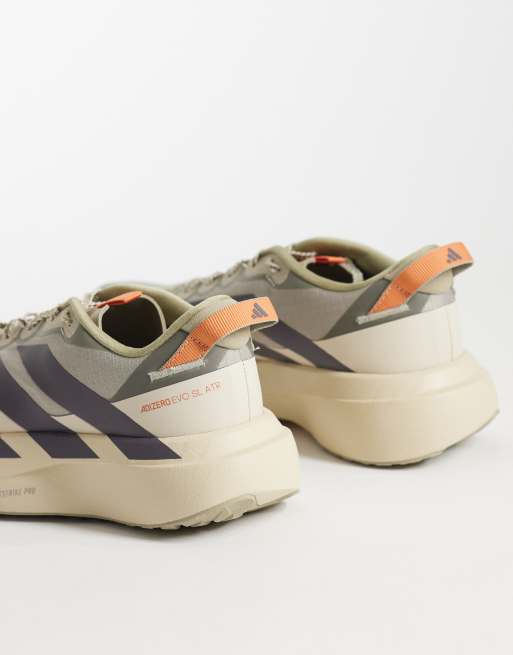 adidas Running – Adizero EVO SL ATR – Sneaker in Khaki und Orange, 2 von 5