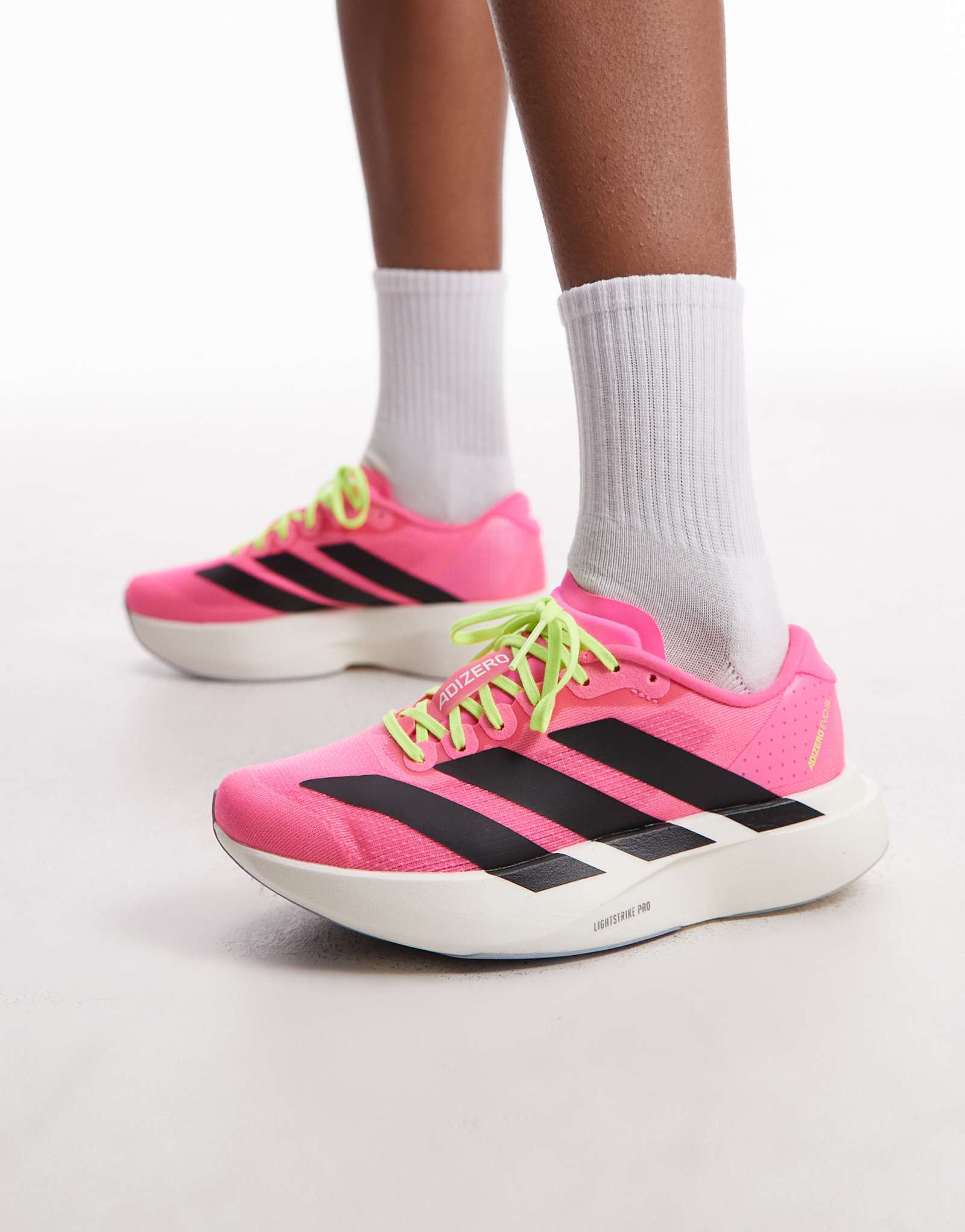 кроссовки adidas для бега Adizero EVO SL розового и черного цветов