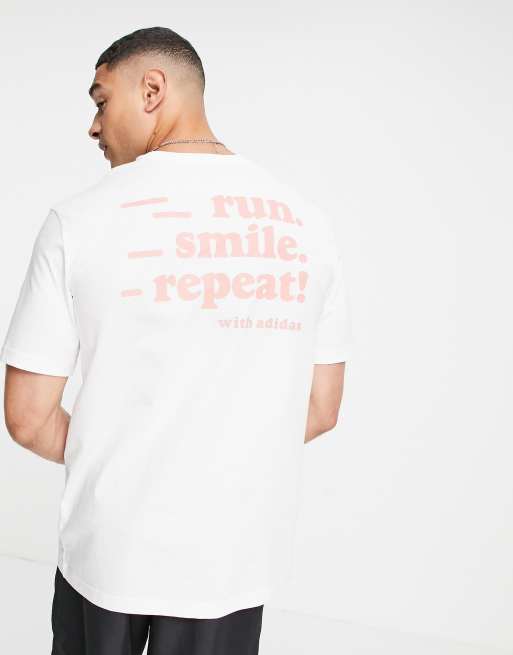 adidas Running – Biały T-shirt z nadrukiem „Run Smile” na plecach