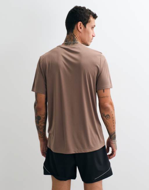 adidas Running Essential Run t-shirt in khaki, 4 of 5