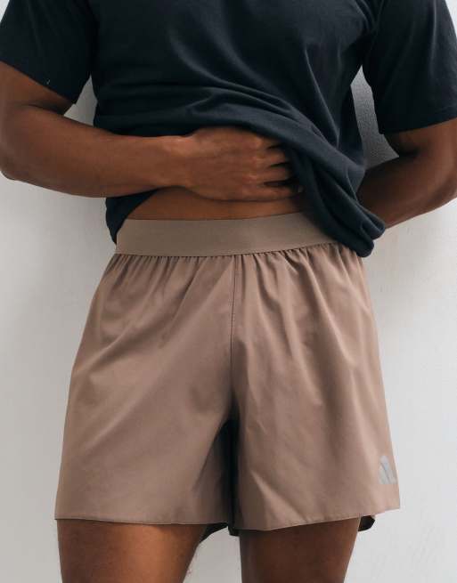 adidas Running Essentials szorty w kolorze khaki, 3 z 5
