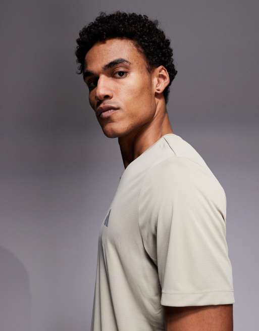 adidas Running Essentials t-shirt in khaki, 4 of 5