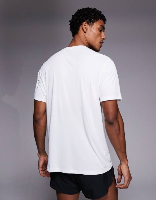 adidas Running – Essentials – T-Shirt in Weiß, 3 von 5