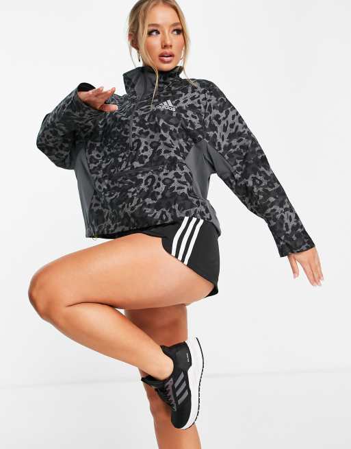 adidas Running Giacca grigia con stampa leopardata ASOS