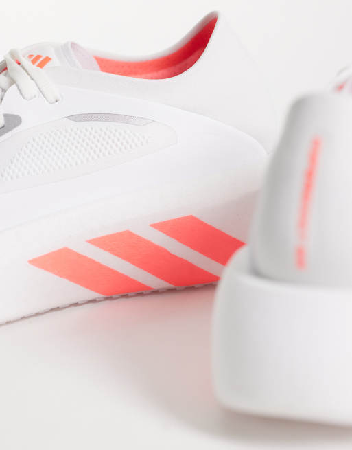adidas Running Hyperboost Run löparskor i vitt och rosa, 2 av 5
