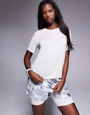 adidas Running - Own The Run - T-Shirt in Weiß und Rosa