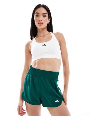 adidas Running - Pacer - Shorts aus Webstoff in Grün, 5 Zoll Schrittlänge