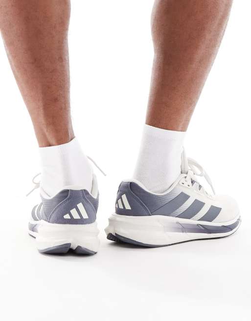 adidas Running Questar 3 trainers in grey, 3 of 5