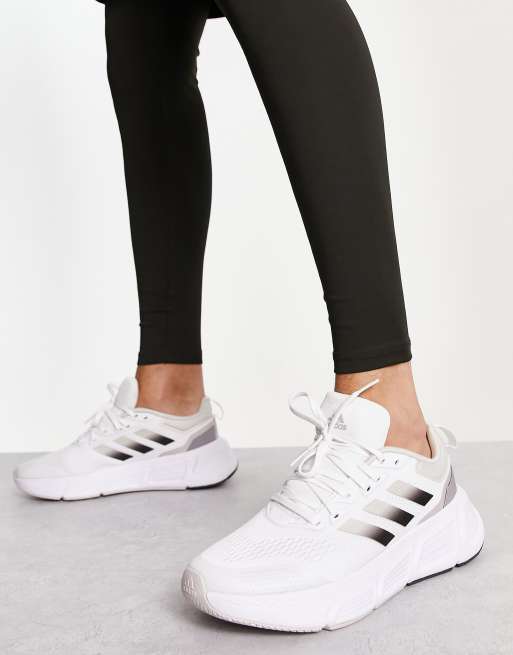 adidas Running Questar Sneaker in WeiB