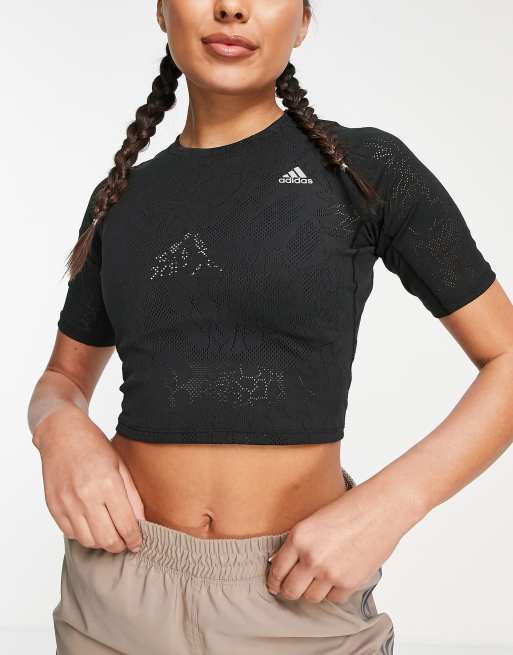 adidas – Running – Run Fast – Rosa kort t-shirt i spets