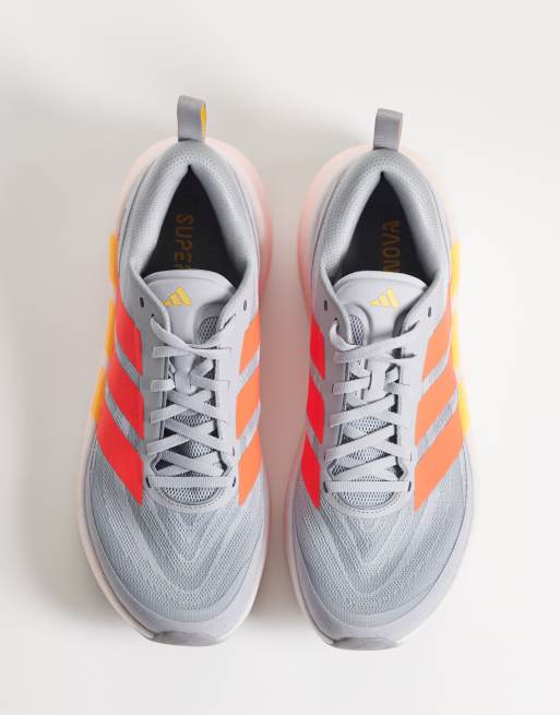 adidas Running Supernova Glide zapatillas de deporte en gris y rojo, 2 de 5