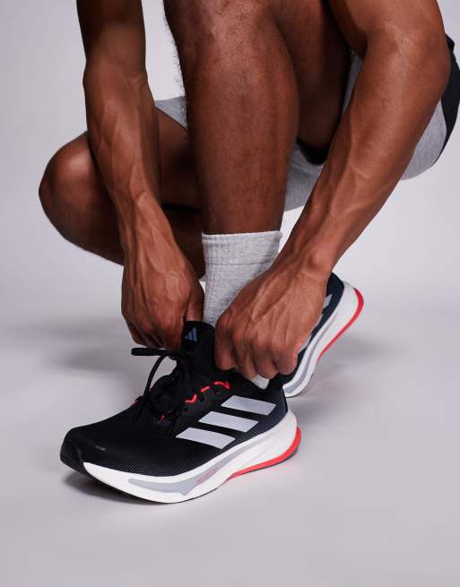 adidas Running - Supernova Rise 2 - Sorte sneakers med grå og røde detaljer