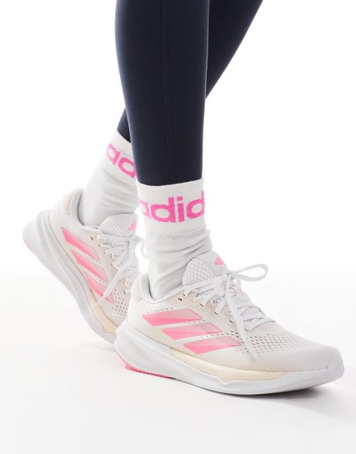 adidas – Running Supernova Stride 2 – Vita, persikofärgade och rosa löparskor, 3 av 5