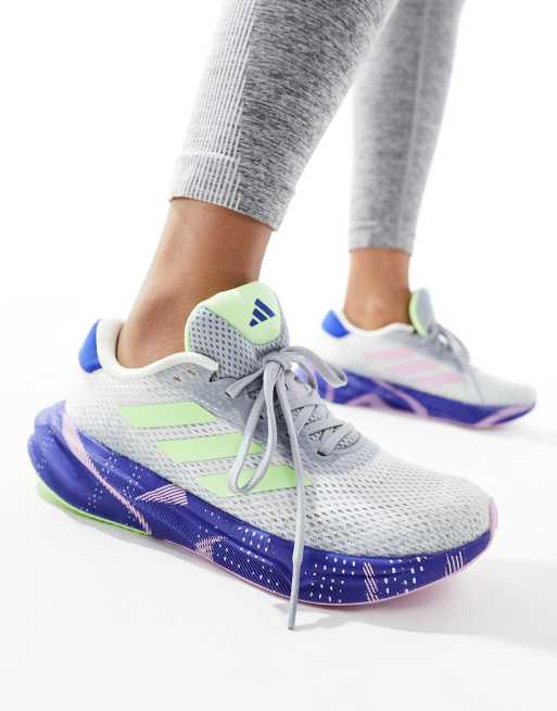 adidas Running Supernova Stride Sneaker in WeiB Blau und Neongrun ASOS