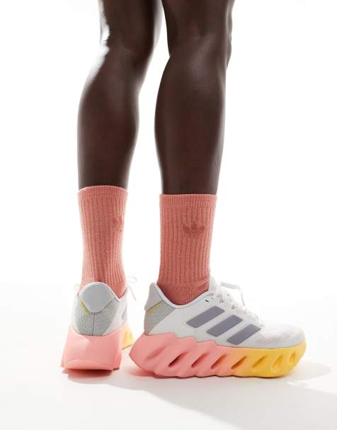 adidas Running - Switch FWD 2 - Sneakers i hvid og orange - view 1