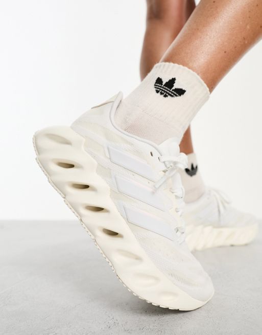 adidas Running – Switch FWD – Laufschuhe in Weiß