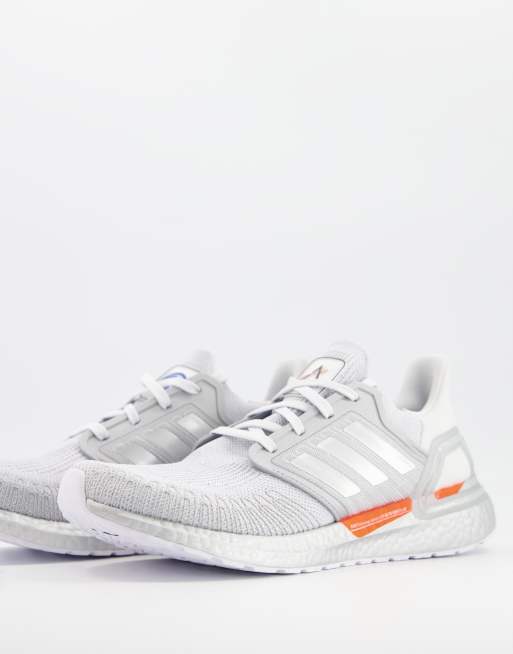 Adidas ultra boost 2025 bianche con strisce argento