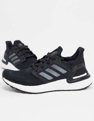 adidas ultra boost strisce nere