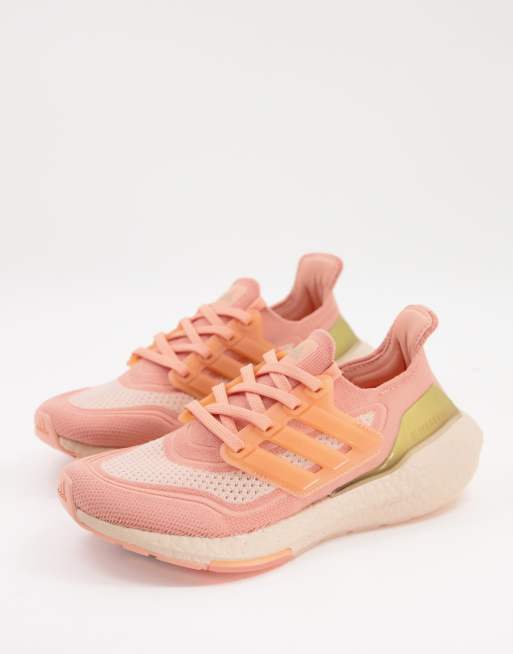 adidas - Running - Ultraboost 21 - Sneakers in perzikkleur 