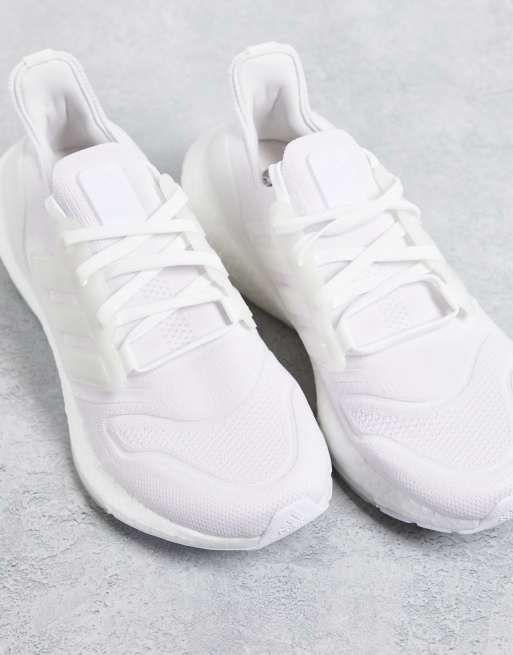 White adidas store running trainers