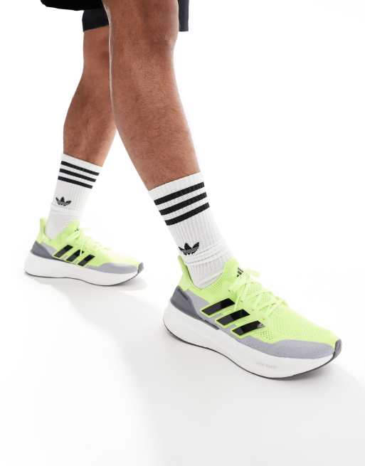 adidas Running – Ultraboost 5 – Gröna och vita löparskor