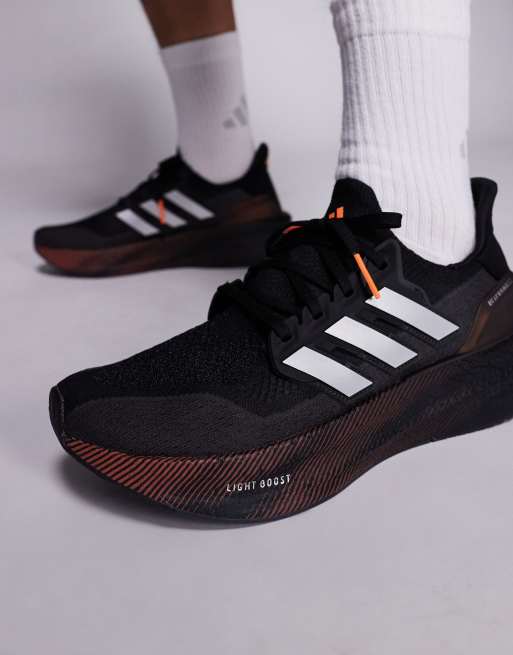 adidas – Running – Ultraboost 5 – Svarta, silverfärgade och orange löparskor, 4 av 5