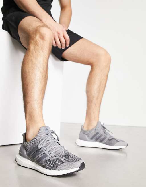 Grey store ultraboost outfit