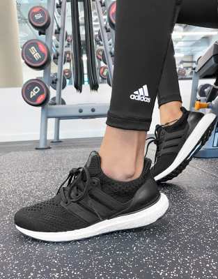 adidas Running Ultraboost DNA 5.0 Sneaker in Schwarz ASOS