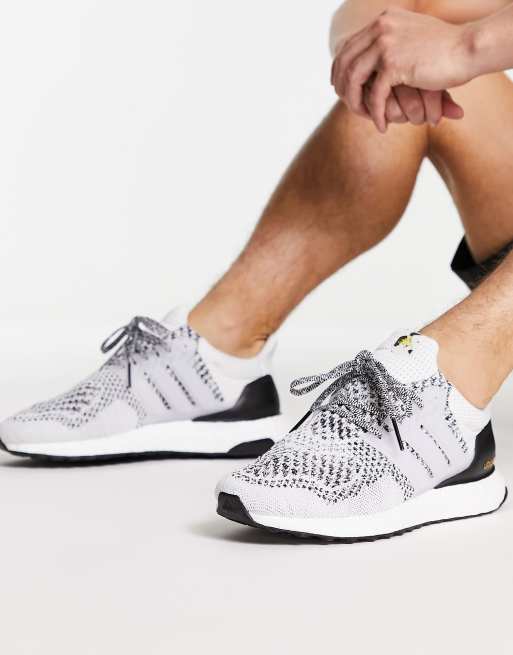 Ultra boost 5.0 black on sale white