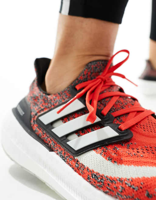 Ultra boost adidas rosse cheap e bianche