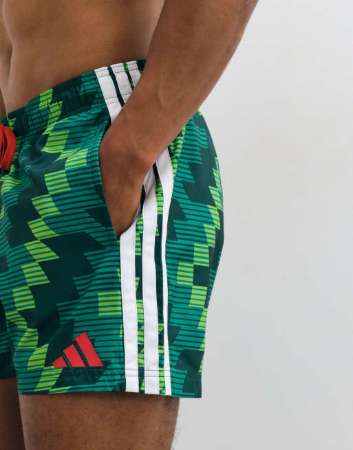 adidas - shorts de baño de entrenamiento con estampado verde, 3 de 5
