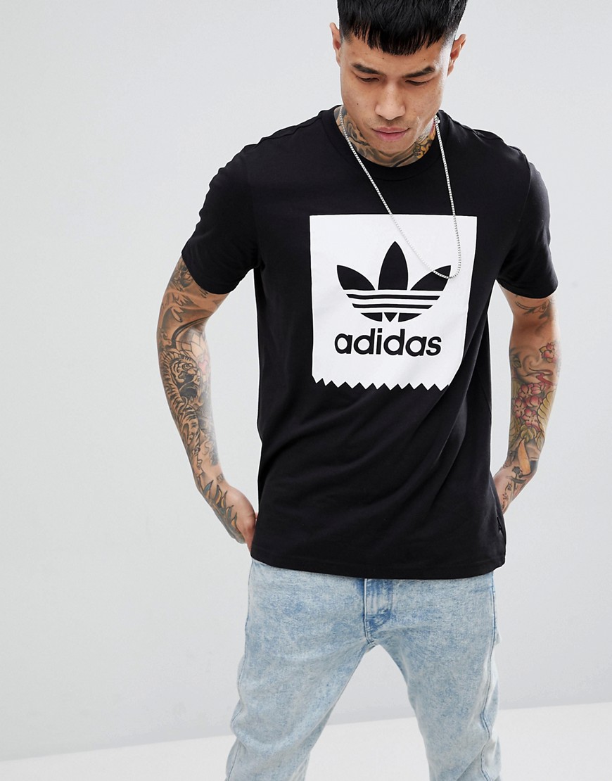 adidas Skateboarding – Ensfarvet, sort CW2339 t-shirt med Blackbird-logo