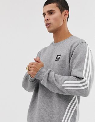 Adidas Skateboarding – grå sweatshirt med 3 ränder
