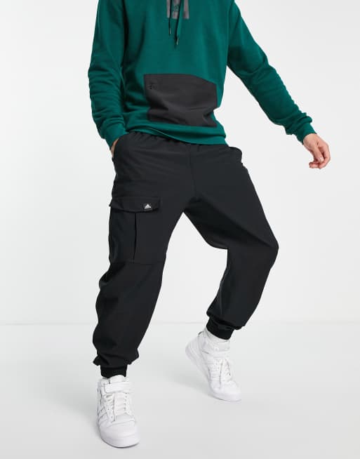 adidas - Sportkleding - Utility joggingbroek met zak aan de voorkant in zwart