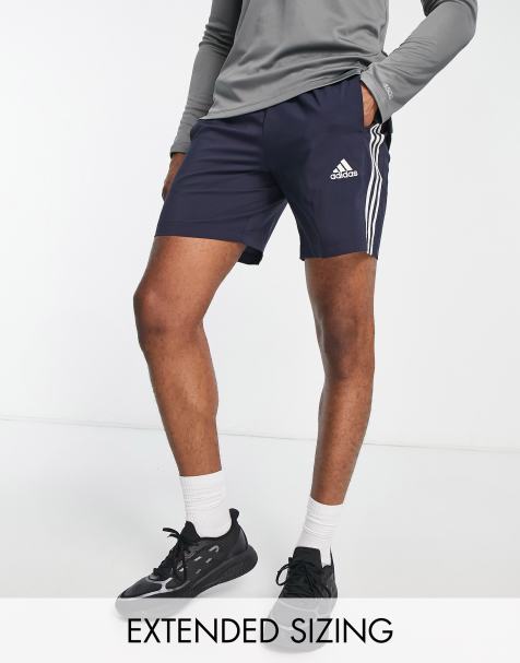 adidas Sportswear – Essentials – Shorts in Marineblau mit den 3 Streifen in Weiß - view 1