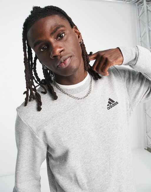 adidas Sportswear – Essentials – Sweatshirt in Grau 