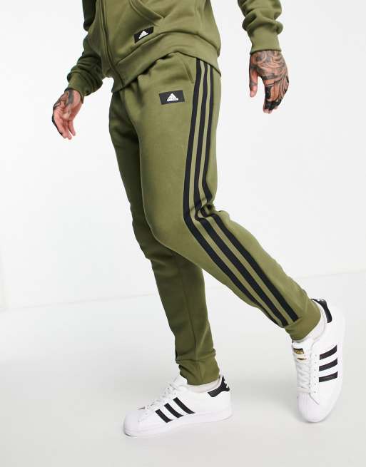 | Khaki drei Jogginghose adidas Sportswear in mit ASOS – Streifen den