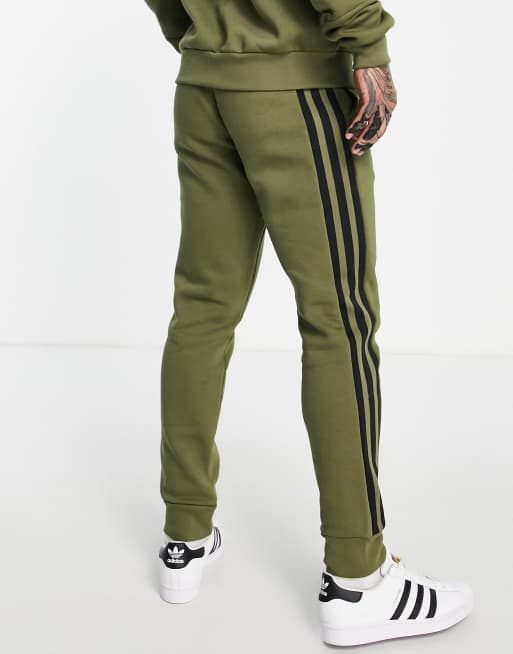 adidas – Sportswear – Kakifärgade mjukisbyxor med tre ränder, 2 av 4