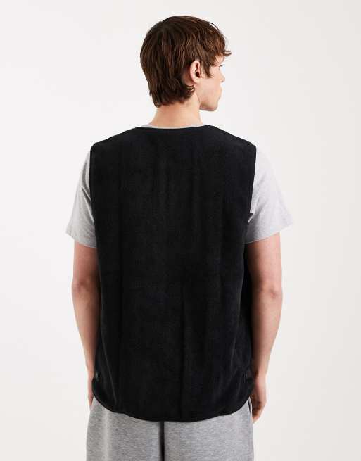 adidas Sportswear Sharp zip vest in black, 3 of 5